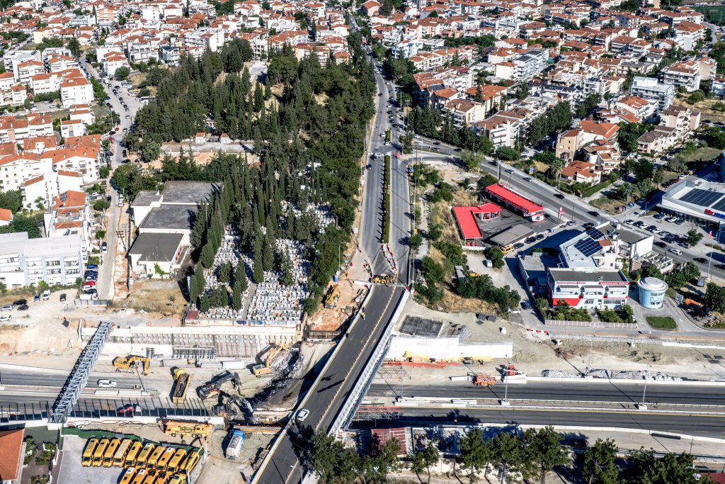 Θεσσαλονίκη-Flyover: Σε εξέλιξη η κατεδάφιση της γέφυρας Πανοράματος-Σε ισχύ κυκλοφοριακές ρυθμίσεις