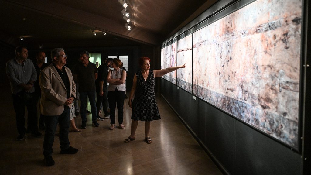 Στη Βεργίνα ο Δημήτρης Κουτσούμπας – Επισκέφθηκε τους Βασιλικούς Τάφους και το Πολυκεντρικό Μουσείο των Αιγών