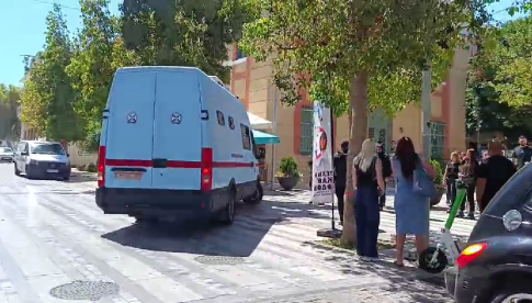 Ηράκλειο: Ζημιές σε πολυκατοικία και επιχειρήσεις από τη μεγάλη πυρκαγιά – Βελτιωμένη η κατάσταση