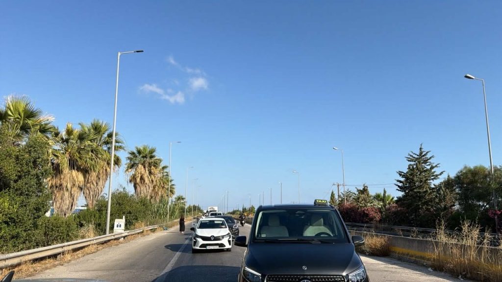 Χανιά: Κυκλοφοριακό χάος στον ΒΟΑΚ λόγω έργων – Καθηλωμένα ΙΧ με τουρίστες με προορισμό το Αεροδρόμιο