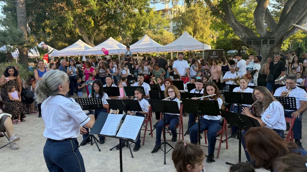 Χανιά: Κοσμοσυρροή στην πρώτη γιορτή παγωτού στον δημοτικό κήπο