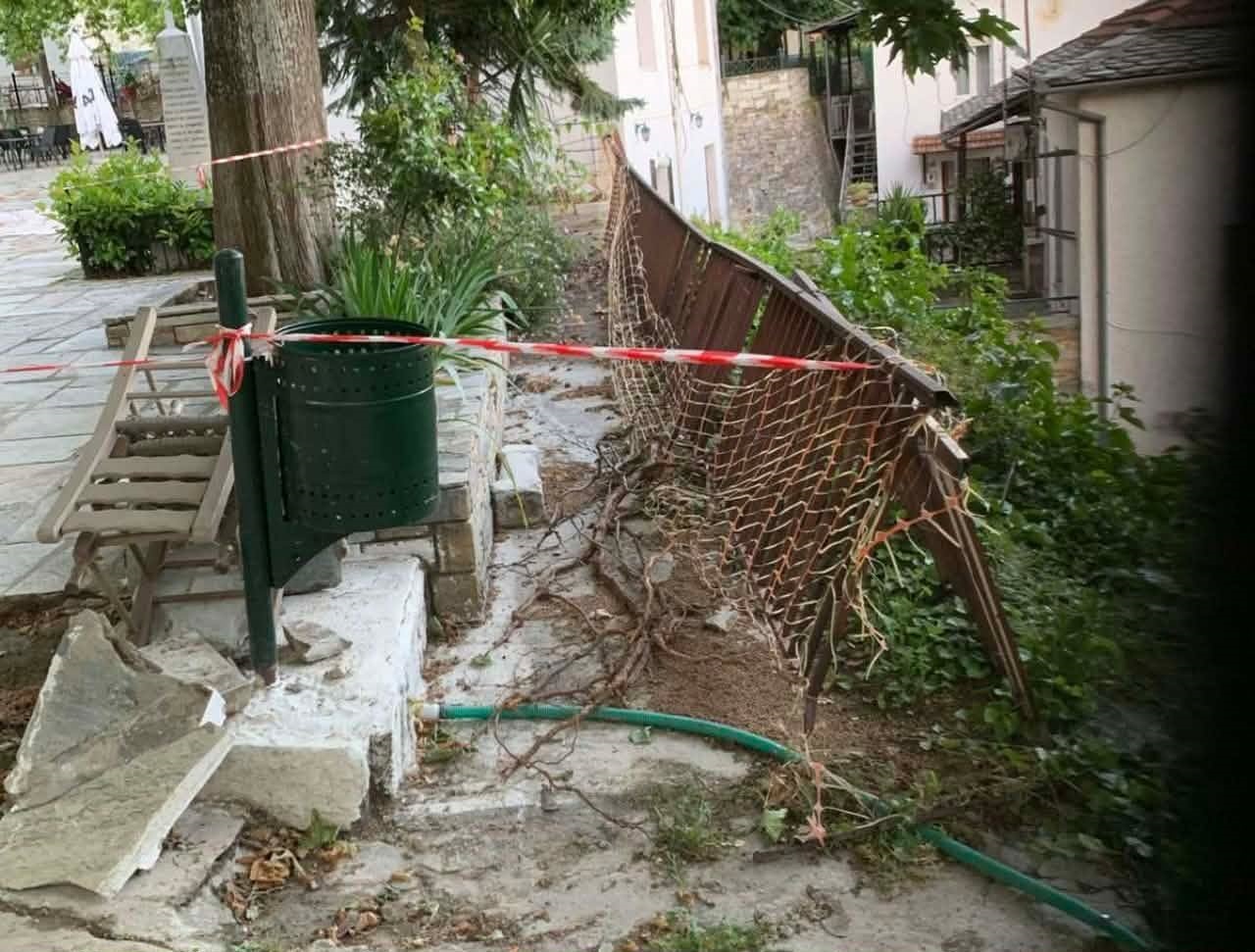 Αφέτες: Η αντιπολίτευση καταγγέλλει ότι πλατεία και κατοικίες παραμένουν “στον αέρα” τρία χρόνια μετά τις πλημμύρες