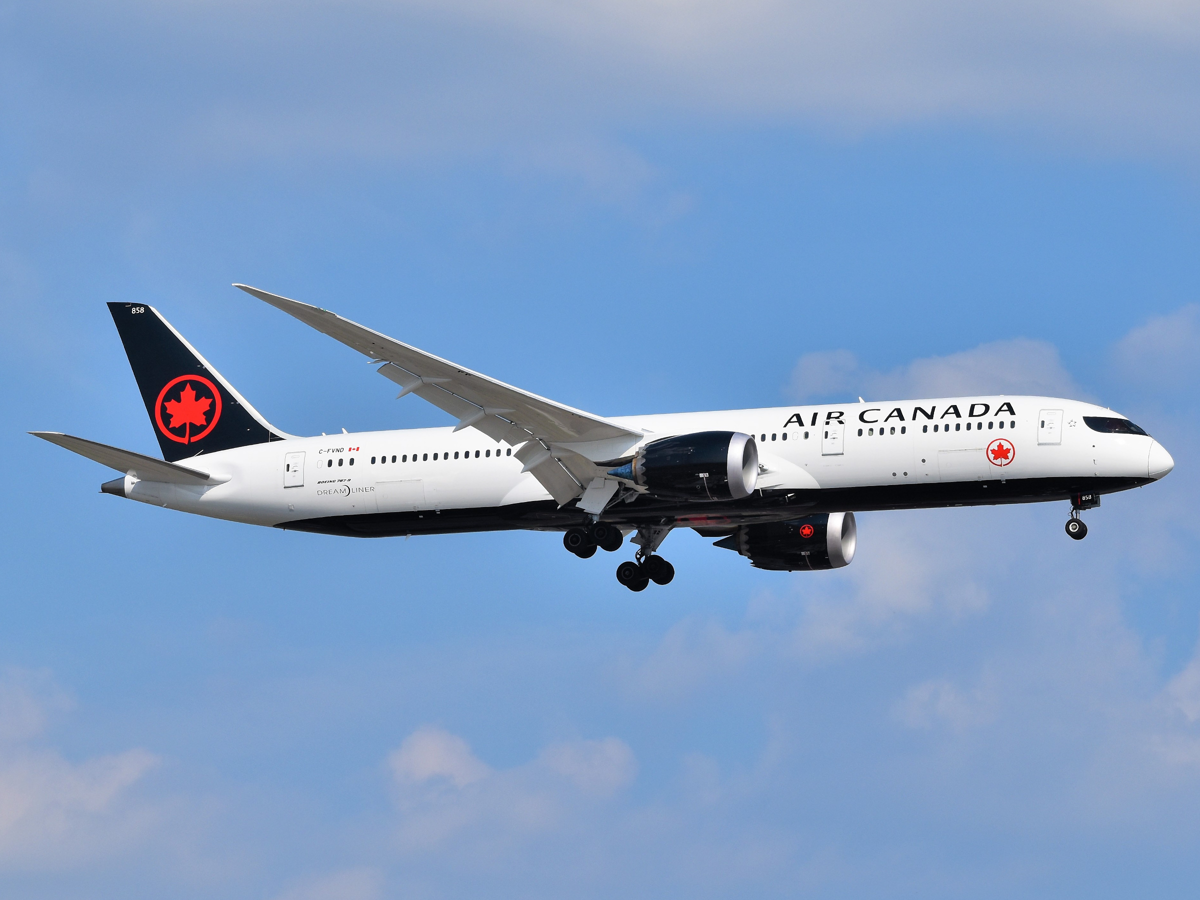 Η Air Canada αναστέλλει τις πτήσεις της προς την Κούβα