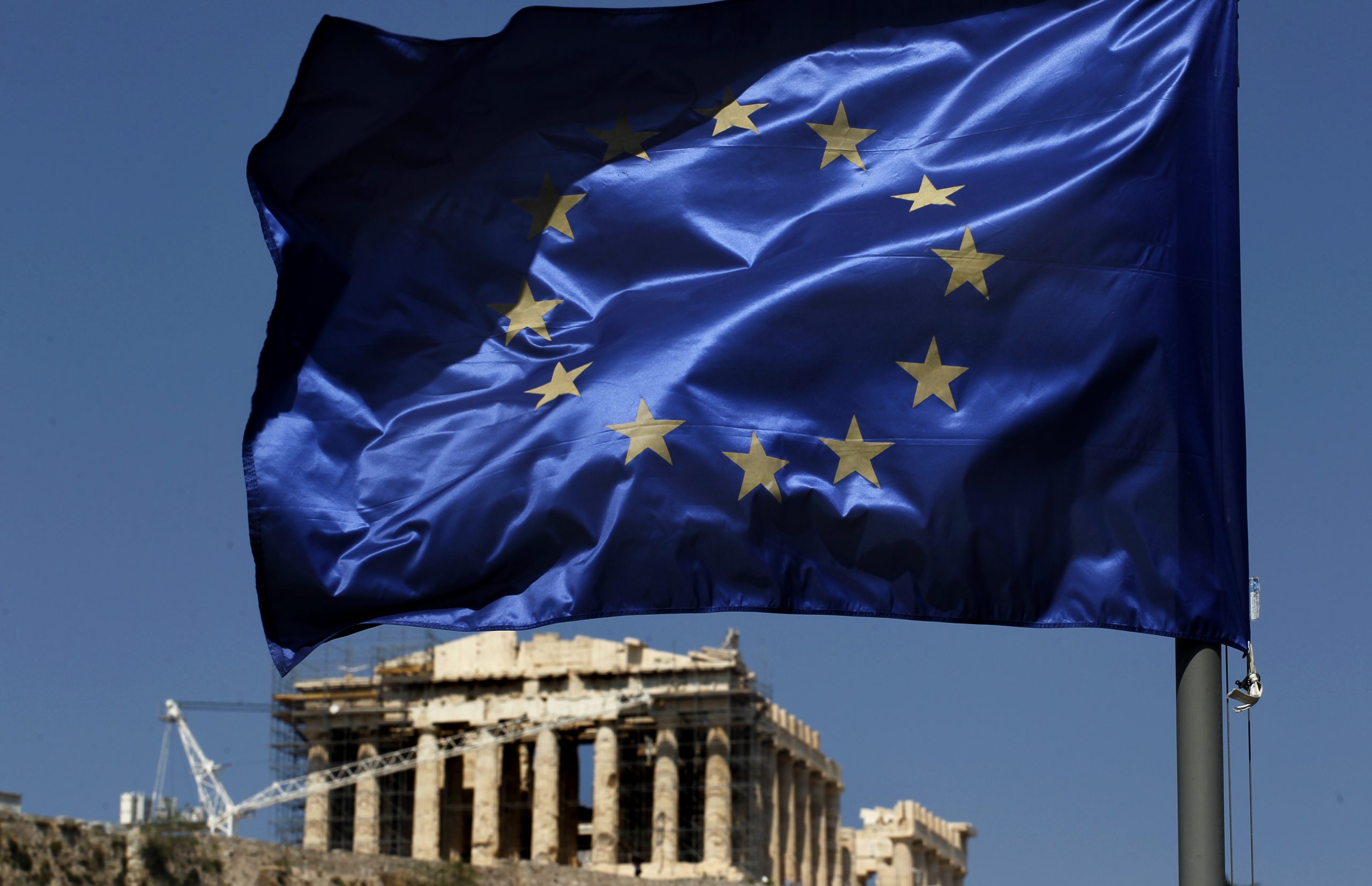Ένα ιστορικό ορόσημο για την ελληνική οικονομία: Η Ευρωπαϊκή Επιτροπή αφαιρεί την Ελλάδα από τη λίστα των χωρών με Μακροοικονομικές Ανισορροπίες