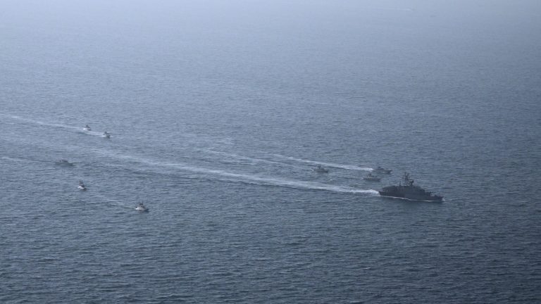 ΗΠΑ: Την Παρασκευή το άνοιγμα των Στενών του Ορμούζ μετά την υπογραφή με το Ιράν