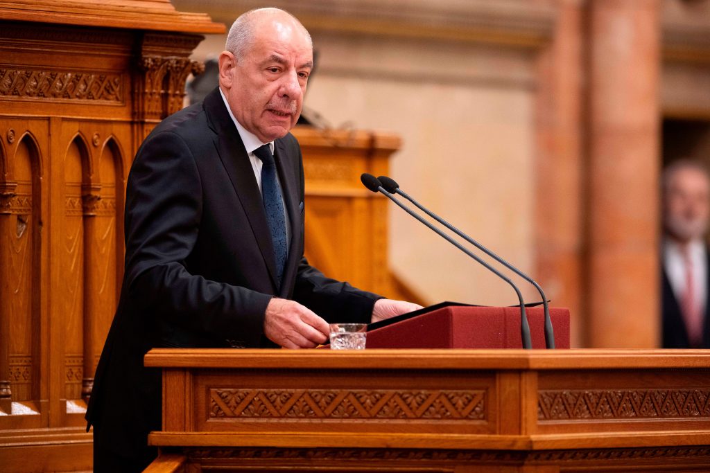 Ουγγαρία: Ο Μαγιάρ κινεί διαδικασίες για την αποπομπή του προέδρου Σούλιοκ μέσω συνταγματικής τροποποίησης