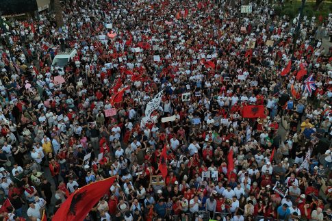 <strong>ΗΠΑ: Προειδοποίηση διεθνών οικονομικών οργανισμών για έλλειψη καυσίμων το καλοκαίρι αν παραμείνει κλειστό το Ορμούζ</strong>