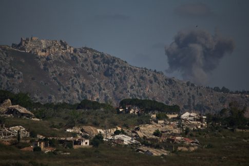 Διακομίστηκαν στο Γενικό Νοσοκομείο Κορίνθου <strong>δύο πυροσβέστες που επιχειρούσαν στην πυρκαγιά στον Φενεό</strong>