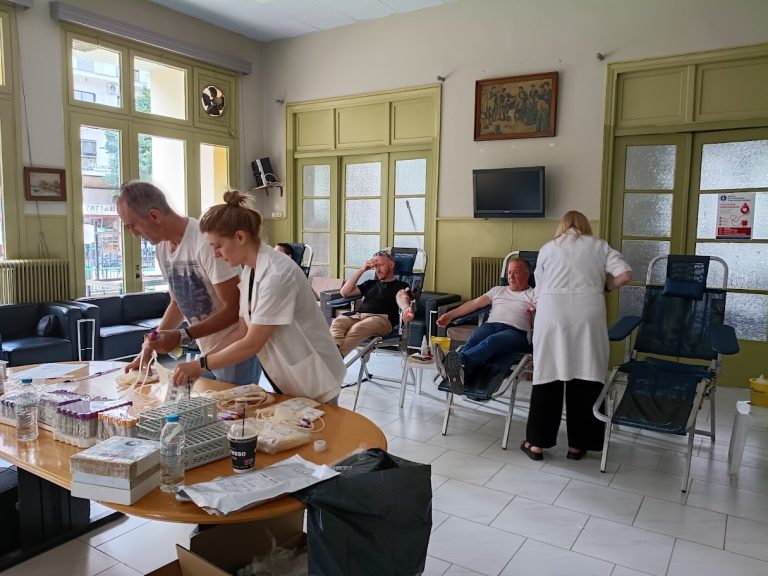 Μεγάλη συμμετοχή στην εθελοντική αιμοδοσία της Ένωσης Αστυνομικών Υπαλλήλων Νομού Σερρών