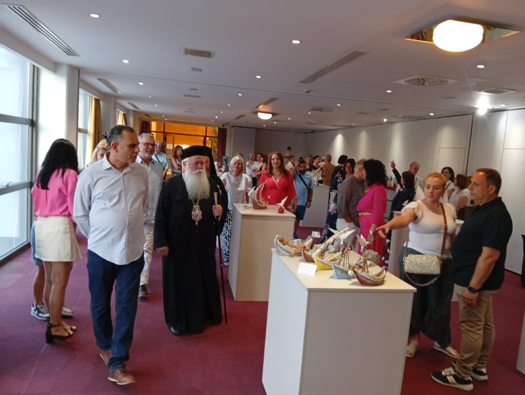 «Ναυτοσύνη»: Η θάλασσα και η ναυτική παράδοση ζωντανεύουν μέσα από την κεραμική στον Βόλο