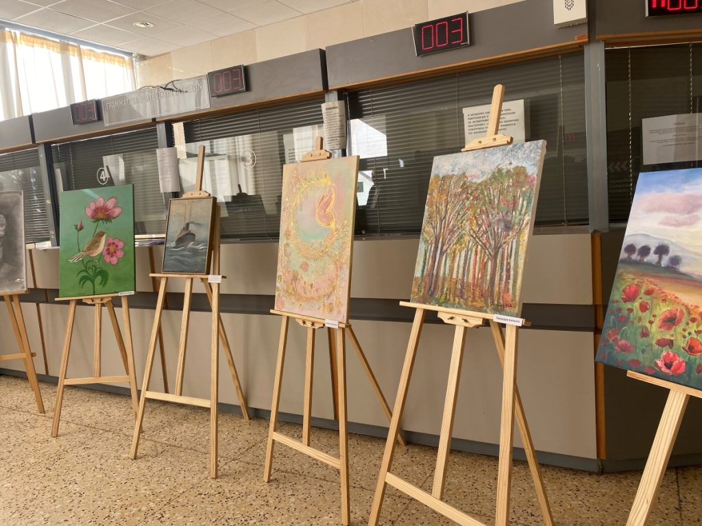 “Θέαση και ίαση”: Έκθεση ζωγραφικής στο Παναρκαδικό Νοσοκομείο Τρίπολης