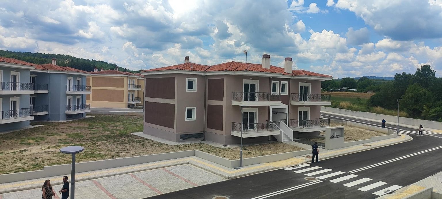 Εγκαινιάστηκε ο οικισμός εργατικών κατοικιών στην Κυρακαλή Γρεβενών – Τα πρώτα παραχωρητήρια σε 40 δικαιούχους