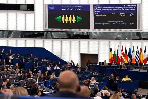 Το θέμα των γυναικοκτονιών στη Βουλή: Βαθύτερη κοινωνική συζήτηση ζητούν οι βουλευτές