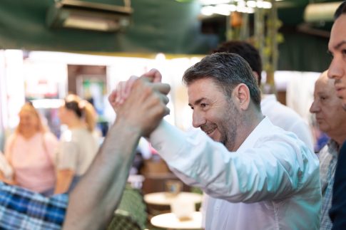 Στα Χανιά ο υπουργός Μετανάστευσης και Ασύλου Θάνος Πλευρης