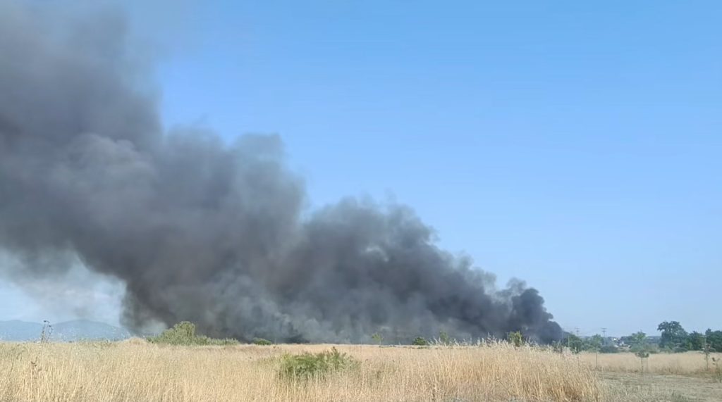 Θεσσαλονίκη: Κινητοποίηση για φωτιά στην περιοχή της Περαίας – Ήχησε το 112