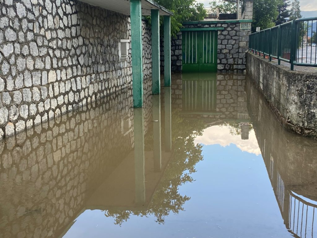Προβλήματα από μεσημεριανή καταιγίδα στην Τρίπολη