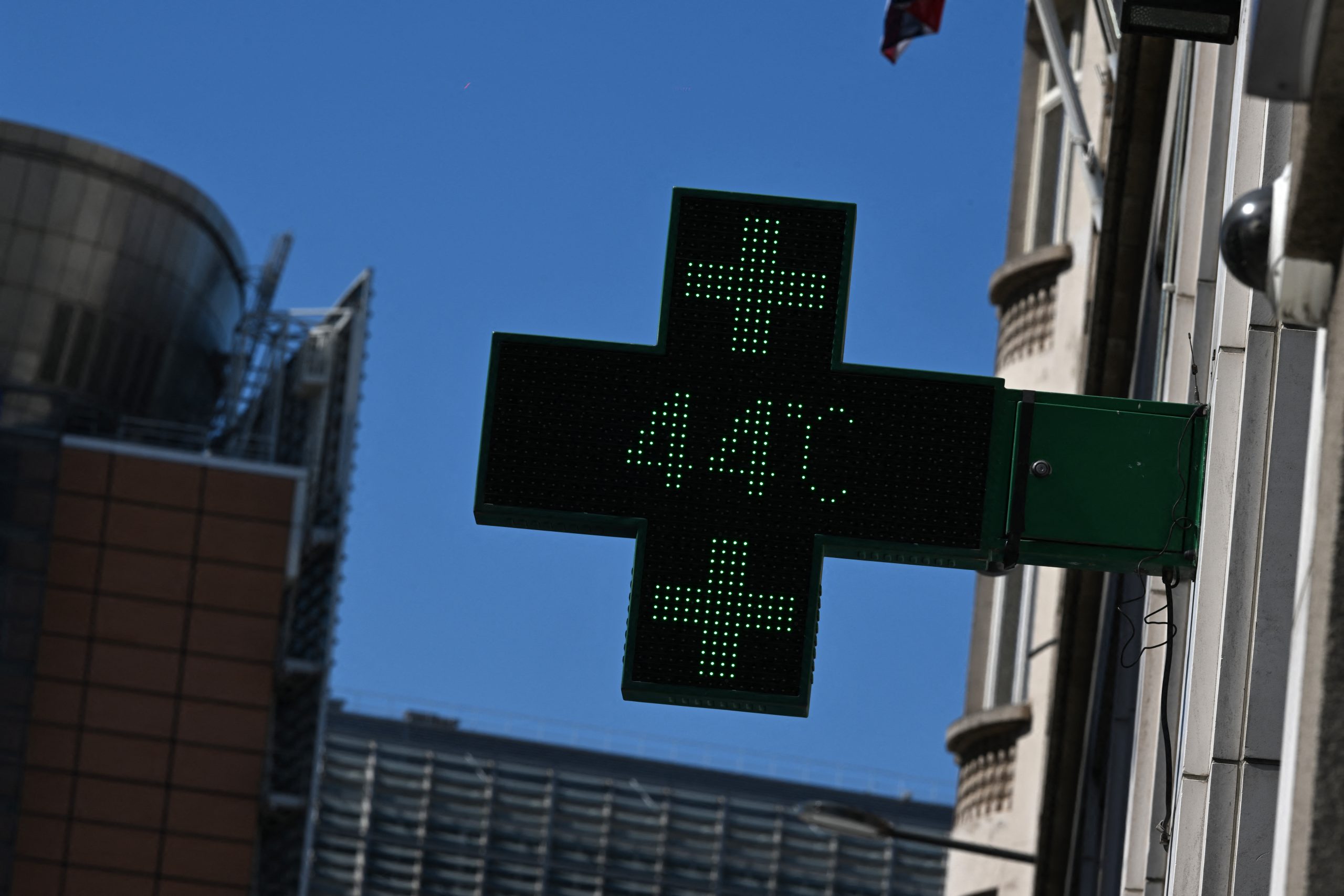 Greek man's death in Turkey & 44°C heatwave