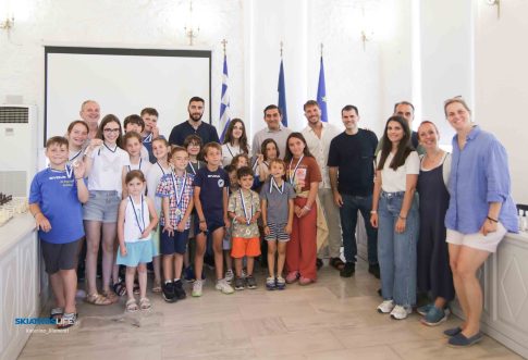 Το επιβλητικό «Costa Fortuna» έφερε 2.726 επιβάτες στον Βόλο