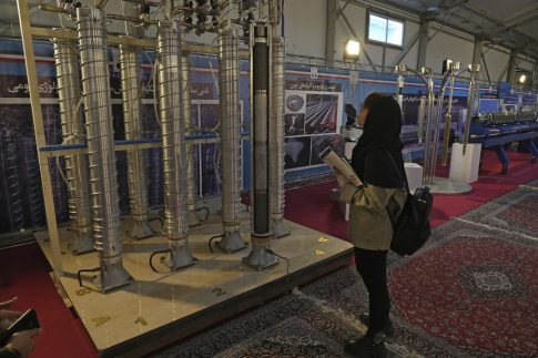 Πήλιο: Δημιουργία καταλυμάτων για αδέσποτα από παλιά στροφεία καλωδίων