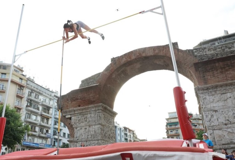 Θεσσαλονίκη: Με Στεφανίδη το «Fly In Skg Sky» στην Καμάρα