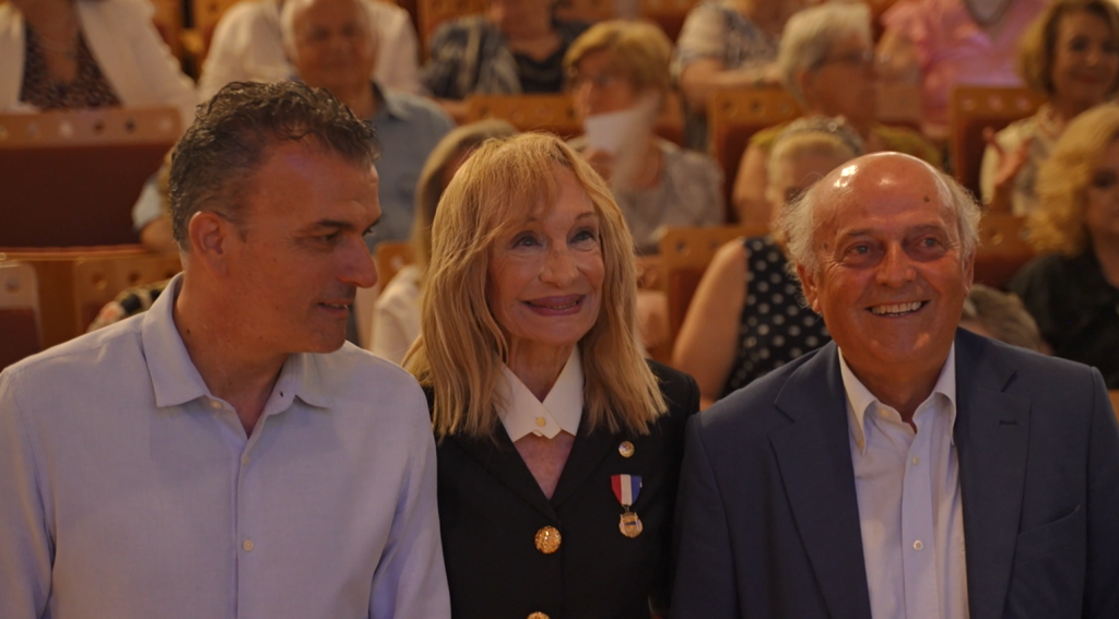 Η διεθνούς φήμης Λαρισαία εικαστικός Μ. Καρέτσος μίλησε για την τέχνη και τον πολιτισμό στη γενέτειρά της