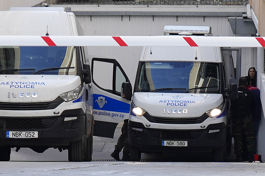 Τραγωδία στην Κύπρο: Δύο παιδιά εντοπίστηκαν νεκρά σε σταθμευμένο αυτοκίνητο – Συνελήφθησαν ο πατέρας και η μητριά τους