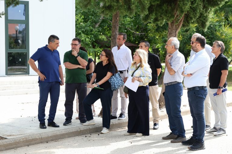Επίσκεψη Κουρέτα στην Σχολή Επιστημών Φυσικής Αγωγής στα Τρίκαλα