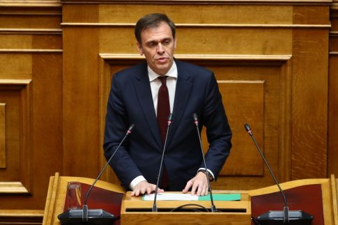 Πεζεσκιάν: Έκκληση για διεύρυνση της διακυβέρνησης στο Ιράν – Διέψευσε φήμες περί παραίτησής του