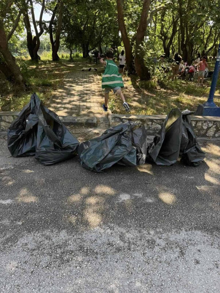 Αλεξανδρούπολη: Μαθητές καθάρισαν τον Πλατανότοπο Μαΐστρου για την Ημέρα Περιβάλλοντος
