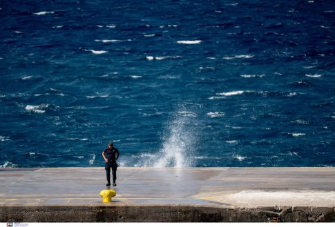 Λέσβος: Επί ποδός η Πυροσβεστική για διάσωση Βέλγου τουρίστα στον καταρράκτη Μαν Κάτσα