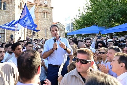 H ακρίβεια στο επίκεντρο: Για ημίμετρα κατηγορούν την κυβέρνηση η Αντιπολίτευση