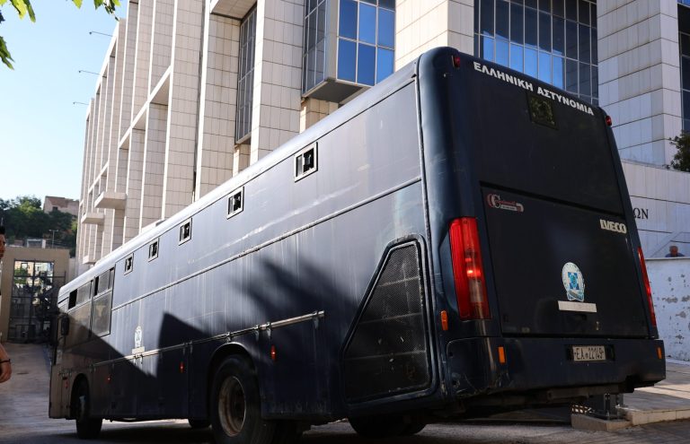 ΟΠΕΚΕΠΕ: Ελεύθεροι με περιοριστικούς όρους οι πρώτοι επτά κατηγορούμενοι από την οργάνωση της Βόρειας Ελλάδας