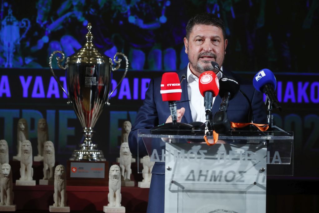 Ο Δήμος Πειραιά τίμησε τις πρωταθλήτριες Ευρώπης του Ολυμπιακού