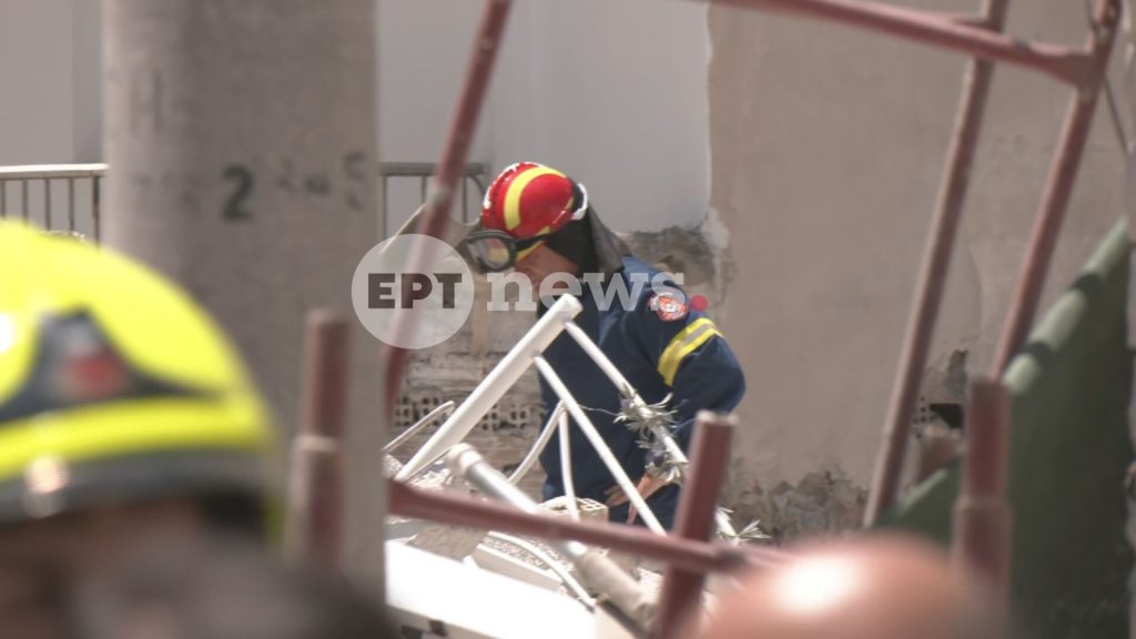 Live: Κατάρρευση πολυκατοικίας στα Πετράλωνα – Μία γυναίκα αγνοούμενη