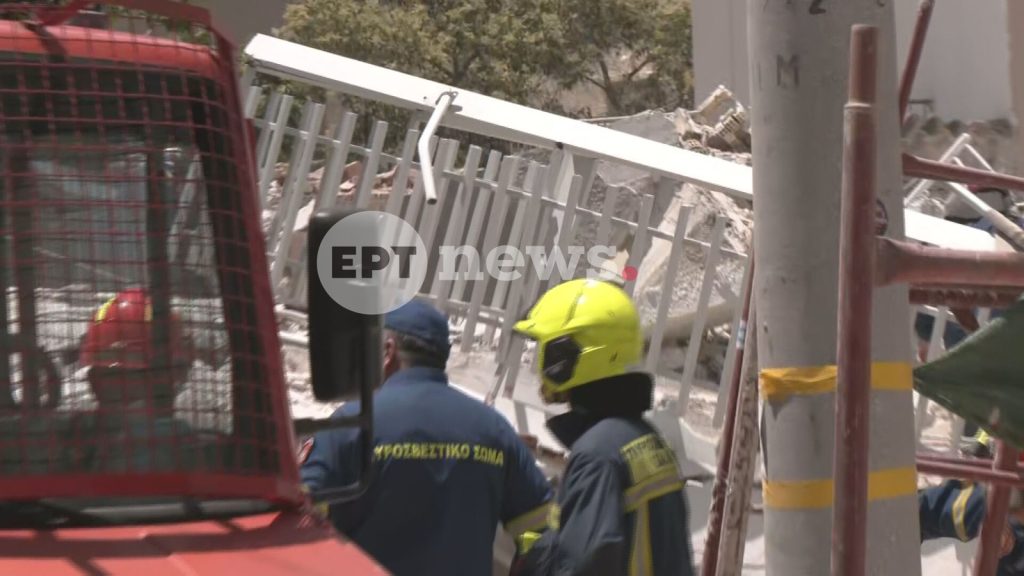 Live: Κατάρρευση πολυκατοικίας στα Πετράλωνα – Σώοι όλοι οι ένοικοι, πέντε προσαγωγές, συνεχίζονται οι έρευνες στα συντρίμμια