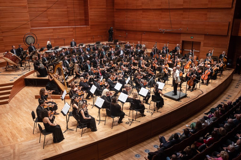 Carmina Burana και στα Σκόπια: Τρεις ορχήστρες, τρεις χορωδίες, τρεις φημισμένοι λυρικοί τραγουδιστές ενώνονται επί σκηνής