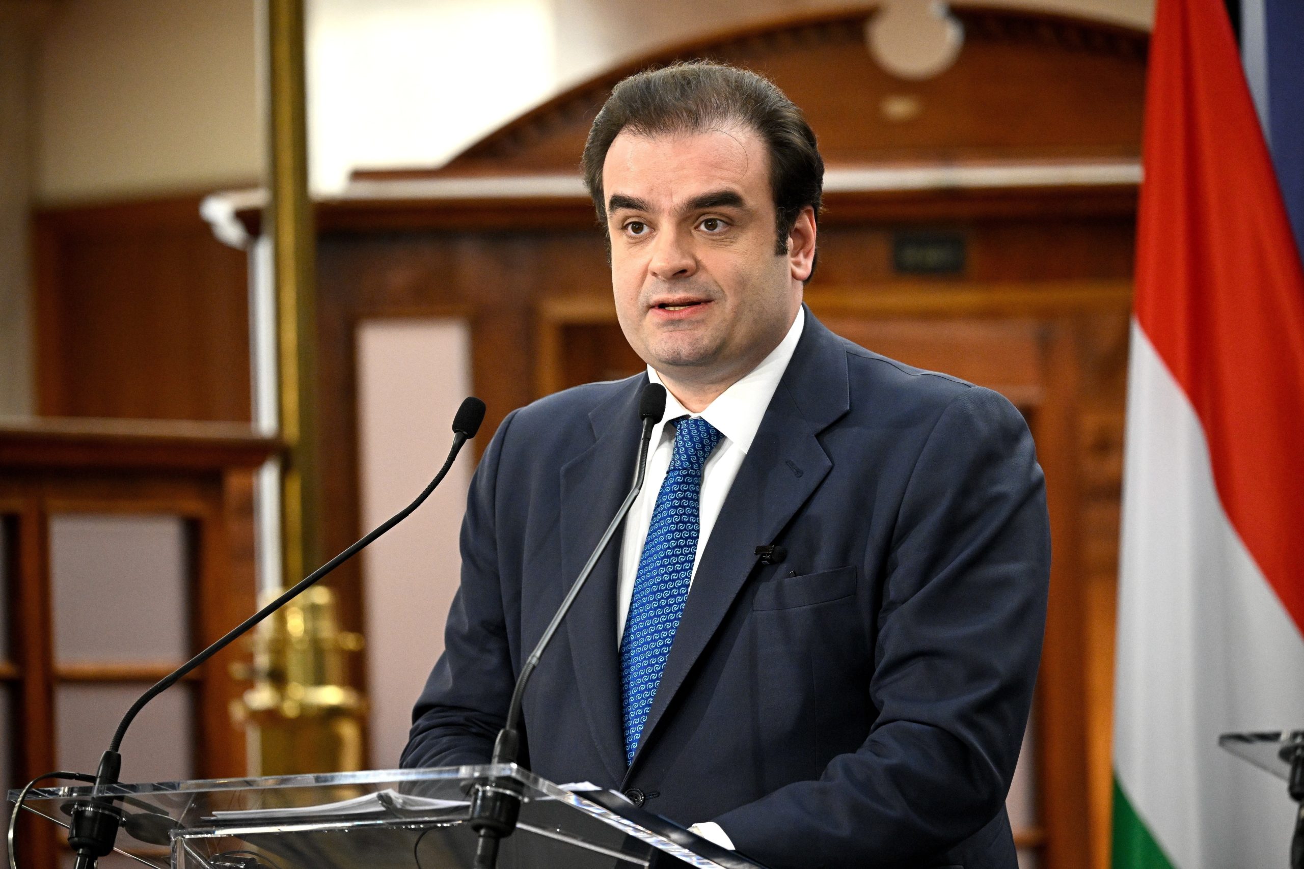 Πιερρακάκης: Το Eurogroup στηρίζει την ένταξη της Ουγγαρίας στο ευρώ – Μαγιάρ: Θα πετύχουμε τα κριτήρια για ένταξη έως το 2030