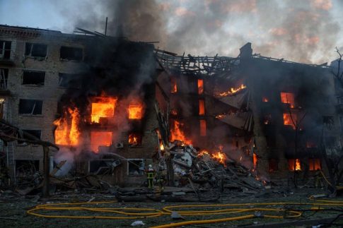 Βρετανία: Συνεργάτης του Κιρ Στάρμερ δήλωσε ότι ο πρωθυπουργός «εξετάζει τα επόμενα βήματά του»