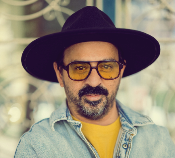 Ο Monsieur Minimal παρουσιάζει τον «Μουσικό Δείπνο» σε Αθήνα
