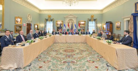 CENTCOM: «Αμυντικά» πλήγματα στο νησί Κεσμ του Ιράν – Αναχαίτιση ιρανικών πυραύλων και drones σε Κουβέιτ και Μπαχρέιν