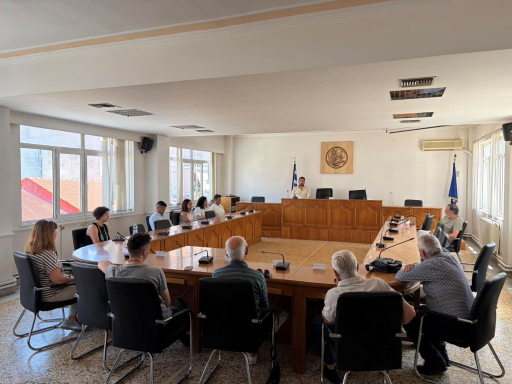 Κινητοποίηση στον Τύρναβο για το κλείσιμο των ΕΛΤΑ