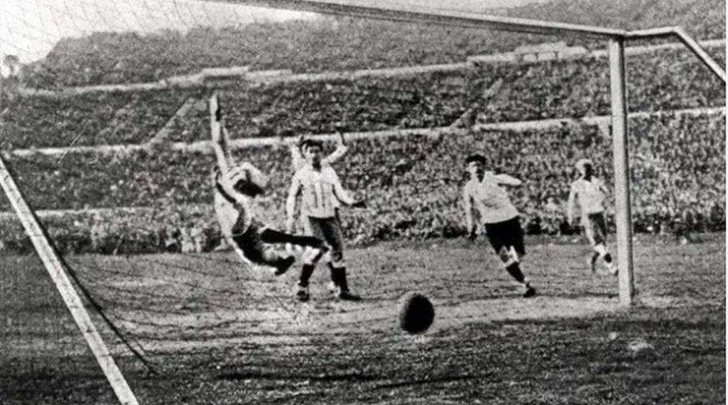 uruguay-argentina-1930 Παγκόσμιο Κύπελλο 1930-2026: Αφιέρωμα στα 96 χρόνια του θεσμού που καθηλώνει τον πλανήτη