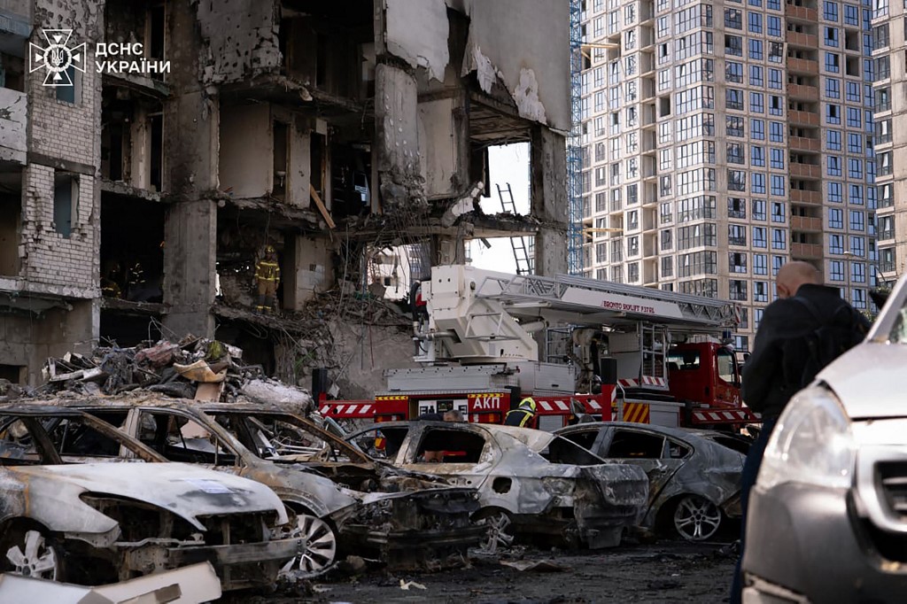 Ουκρανία: Τρεις νεκρές, συμπεριλαμβανομένης έφηβης, στα πλήγματα της Ρωσίας