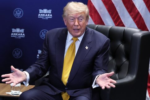 “Send Barron”: H διαδικτυακή καμπάνια για την στράτευση του Μπάρον Τραμπ στον πόλεμο με το Ιράν