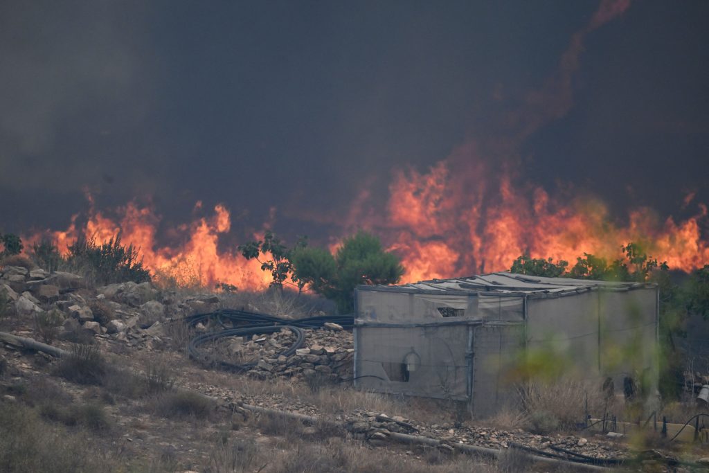 Ισπανία: Τουλάχιστον 12 νεκροί σε μία από τις πιο φονικές πυρκαγιές στην ιστορία της χώρας – 23 αγνοούμενοι, πάνω από 1.000 άτομα έχουν εκκενώσει