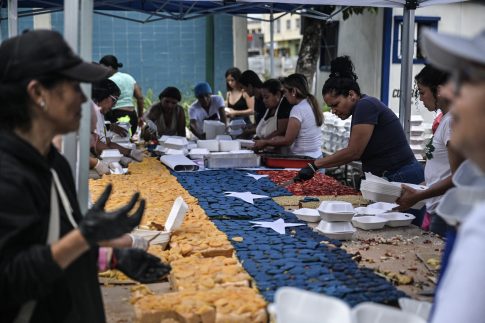 Χανιά: Ένας περίπατος αγάπης στην πόλη για τα 30χρόνια του Make-A-Wish – Στα «μπλε» ο Φάρος