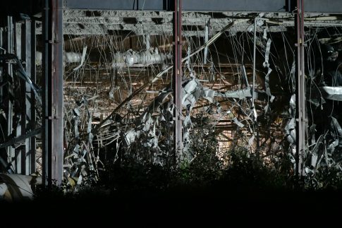 Τέσσερις φορές ισόβια στον πρώην αστυνομικό της Βουλής για τη σεξουαλική κακοποίηση των παιδιών του – Αθώα η μητέρα