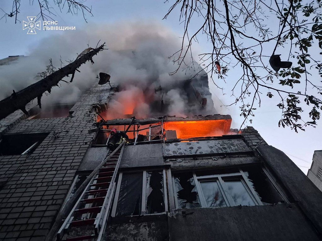 Ρωσικές επιδρομές με 13 νεκρούς στην Ουκρανία – Μαχητικά σήκωσε η Πολωνία, εντοπίστηκε κρατήρας κοντά στα σύνορα