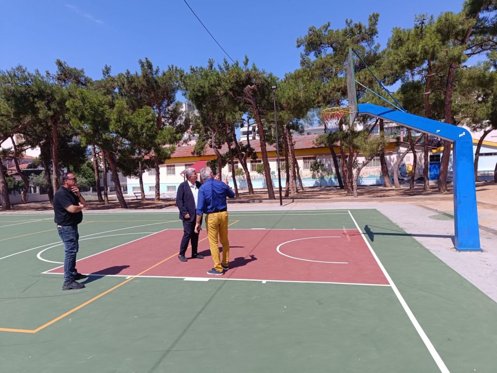 Δήμος Κορδελιού – Ευόσμου: Αθλητικούς χώρους που κατασκευάζονται ή συντηρούνται επισκέφθηκε ο Λ. Αλεξανδρίδης