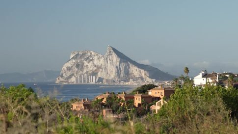 Ζάγκα στο ΕΡΤnews Radio 105,8: Ανάσα η μείωση 10 και 5 λεπτών σε βενζίνη και πετρέλαιο στην αντλία – Δεν είναι η λύση